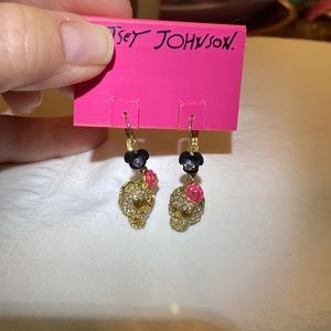 COPY - Betsey Johnson💀Skull Roses Earrings 🌹